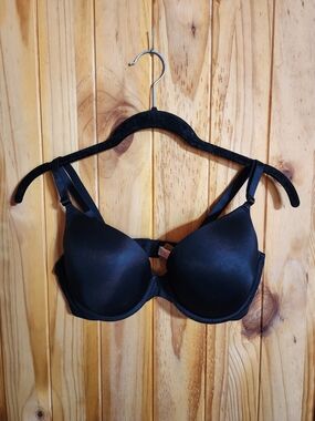 PINK Wear Everywhere
Wear Everywhere™ Push-Up Bra 38B